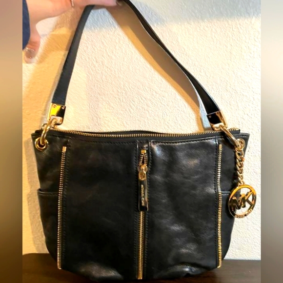 Black medium  NEW Michael Kors purse with fun zippers.Gold hardware. FREE SHIP - Picture 1 of 4